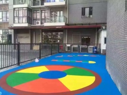 深圳華大幼兒園塑膠地面施工